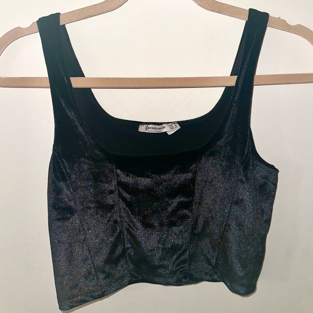 Crop top Black🖤. #Stradivarius